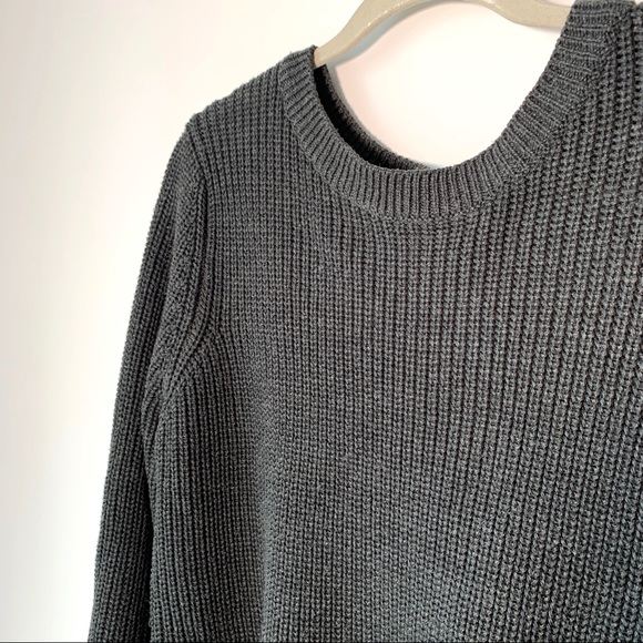 Cozy Grey Relaxed Fit Sweater - Large - Picture 4 of 7